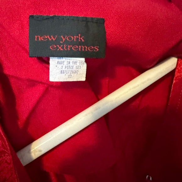 Red satin brocade dressy pant suit size 12 - Picture 5 of 6